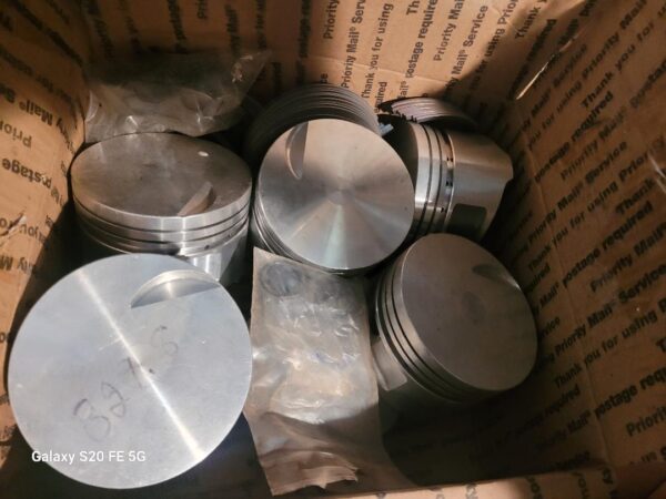 427 454 Je300 trw pistons . Not sure of application. Has TRW JE300  casting