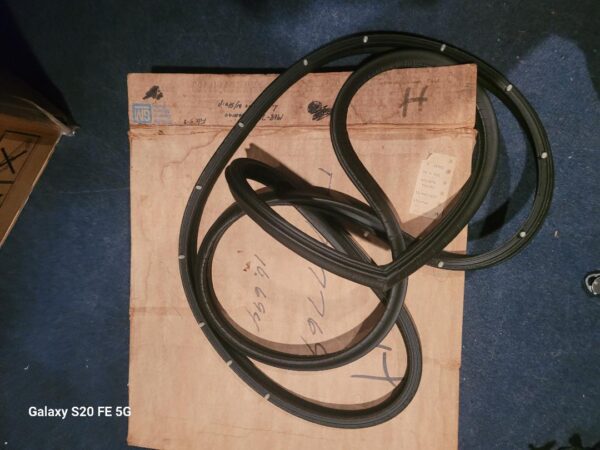 Nos gm  el camino weatherstrip lh door.  68-72.