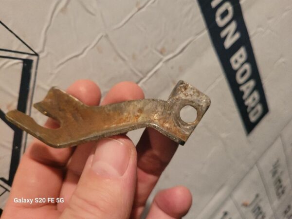 1969 l78 holley carburetor accelerator bracket as shown