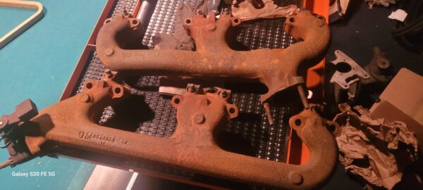 1969 z28 manifolds. 302 dz camaro  G H dates juky august for the early built z28s.