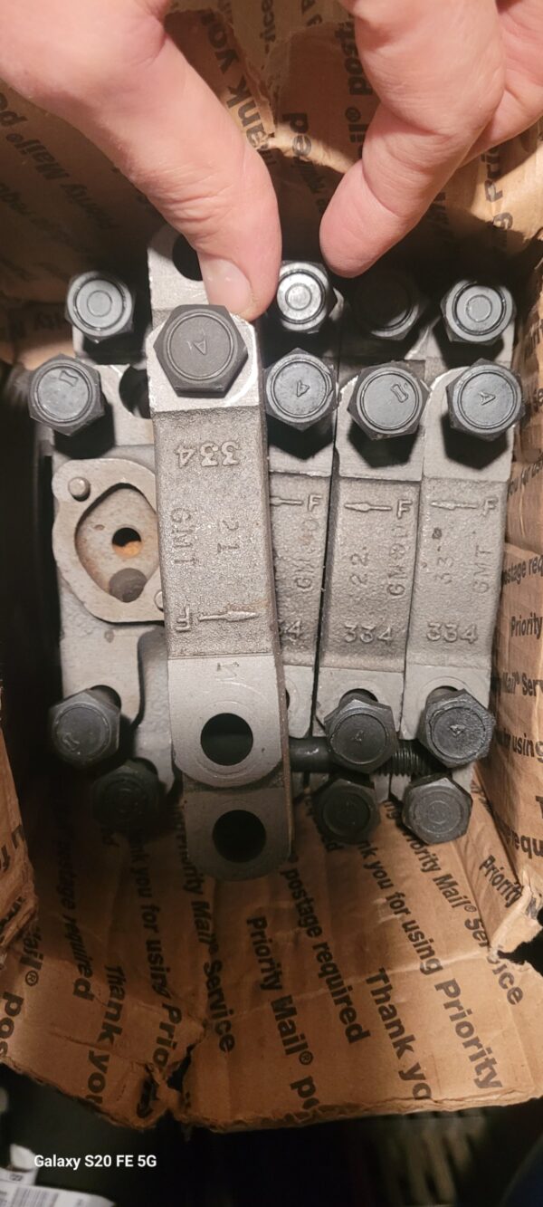 Main caps 396 427 455 markv. Cleaned w bolts , no issues.
