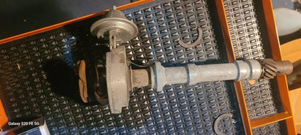 Dec 69 70 z28 distributor.   1102019 9m.  Original lt1.    Not a restamp 