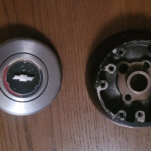 Original 69 70 camaro chevelle nova hub w used horn cap..all gm parts