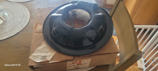 1969 z28 camaro nos air cleaner base  in old stock box. Early