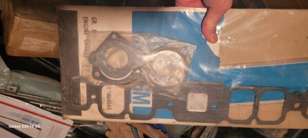 Big block engine kit plus others  with intake gsskets for hi perf ..see pics