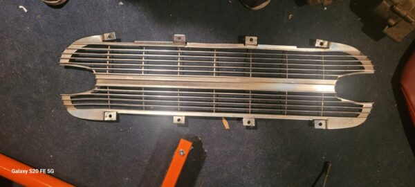1961 corvette front  grill 283 nice shape