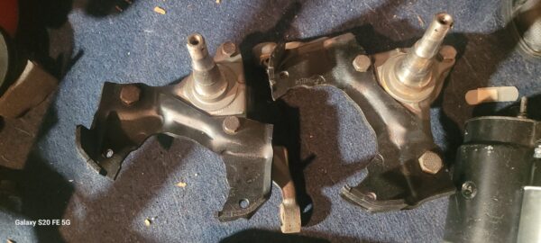 1970 454 ls6 chevelle disc brake assemblies. Caliper brackets, spindles and arm brackets