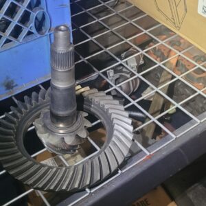 10/68 dated 69 12 bolt 410 ..ring and pinion ....camaro chevelle nova oct 68 dates nice shape