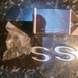 1970 chevelle nos emblems pair white in box. 454 ls6 supersport. 
