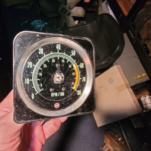 69 camaro tachometer 6k 8k z28 broken needle ..base of needle is there and returns to zero. 