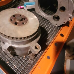 Smog pump w original white fan not broken.  Woukd clean up..came with boxes of smog parts.   427 396 302 camaro chevelles.