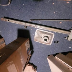 1969 z28  camaro sept 69 jack. Hard to find date. Nice original 9j on rivet and u69 on base.  Load rest available separately.