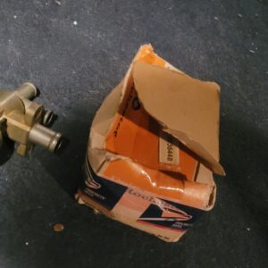 Nos 68 z diverter 327 350 hp l79  # 28469 DH corvette ...in box. MO 302