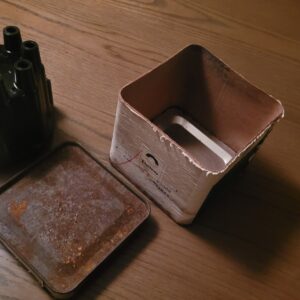 1969 1970 396 427 454 distributor cap nos. Opened the tin forr the first tine ever this am.