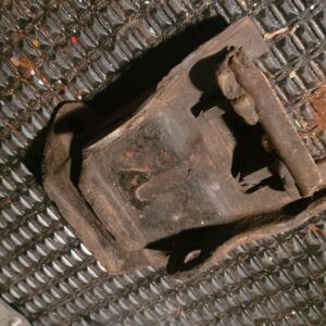 1963 corvette original motor mount  327.   Good and useable just needs cleaning i removed this from my 63 327 in 1984..