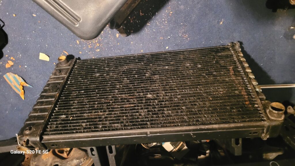 1970 rare harrison chevelle 4 core 410 rear ls6 radiator ..pd original ...