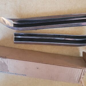 Nos corvette emblems big block hood grilles. Mint in box. 68 69 70 lh and rh perfdct gm. 