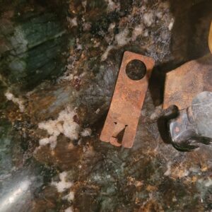 Rare pieces 70 ls6 and others. 70 454 chevelle  Vacuum advance clip on intake and ultra rare valve cover spark plug wire relocator. Nearly impossible to find 