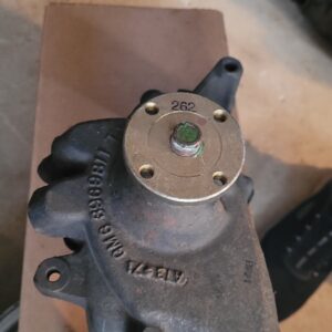 1971 chevelle 454 nos water pump dated jan 71 #811 casting ..