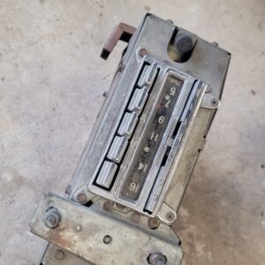 1963 split window wonderbar am radio early..