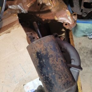 1967 down big block corvette oil cannister gm....427 and 396 others. 