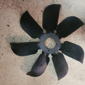  Z28 and big block 772 fan J69 oct 69 date also 70 applications.  One blade is damaged as shown. 