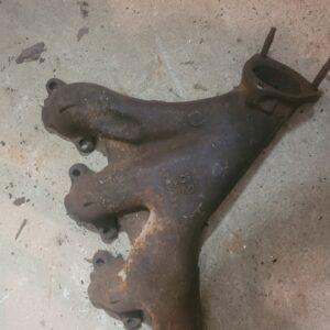 #827 exhaust manifold.  427 corvette  F136. From a early 400 hp 67 vette. Can also work for 66 date wise too. Hard side to find.   Sets in stock as well