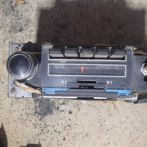 70 to 71 72? Am fm chevelle radio nice cosmetics ...as shown. 1 knob. 