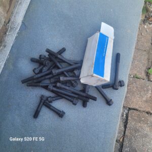 A set of big block NOS headbolts. 24 long and 8 short.   32 total 6 still in gm box...396 427 454 