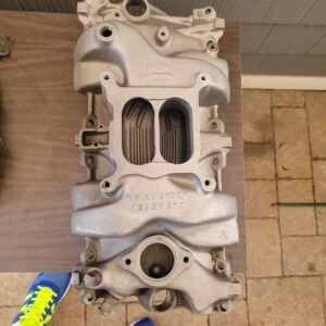  intake aluminum holley Nice  no corrosion on water jackets see picsc. #472 z28 302 dz