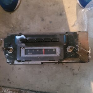 1970 71 72 chevelle nova am 8 track  stereo yellow light