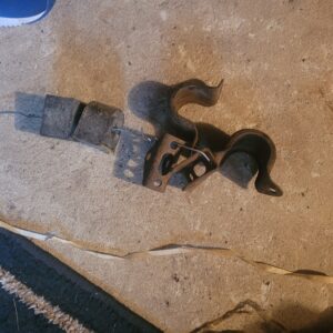 1965 to 1967 big block corvette sway bar parts rear.....6 pc. 2 oem bushings, frame brackets and 2 end link brackets....keep your big block car oem.