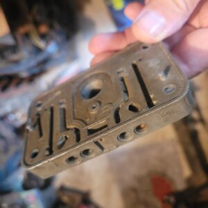 Metering block  5062 3x2 427 center varb holley carburetor w corvette 435 hp tri power..