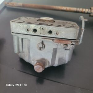A 1969 holley carburetor 4053 4346 flapper bowl and 5583 metering block. 69 z28 l78 l89 copo hi perf 69 camarp mova chevelle