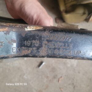 A 1970 chevelle jack assembly ..as shown mast and shaft w load rest.  Gm part #   