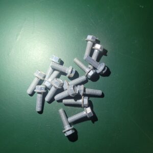 Set of 16 nos fp bolts 65 to 67 big blocks. Oxidation etc been sitting probably 30 years. 