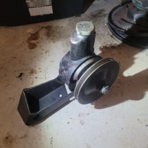 Looks like a big block mid to late 60s power steering setup.. check yoir application. .