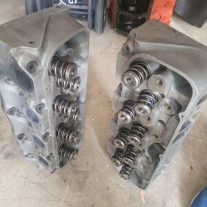 Big brodie pat musi built aluminum l88 zl1 427 heads. Aluminum l88...great set of heads built by one of the best.