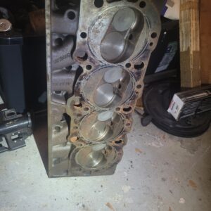 A pair of 66 corvette dated 425 hp 427 corvette heads. Squareport. B256 and d26. Together since 1966.   Great dates. 300 in stock.   Pair price.