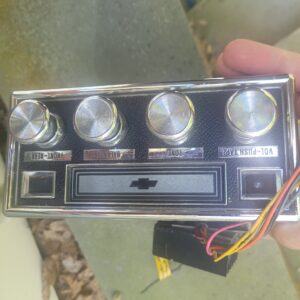 8 track console mount stereo muktiplex 69 camaro. Reverse mount on console...face has great cosmetics and even original tag is still present. Has a few bends that can very easily be straigtened.